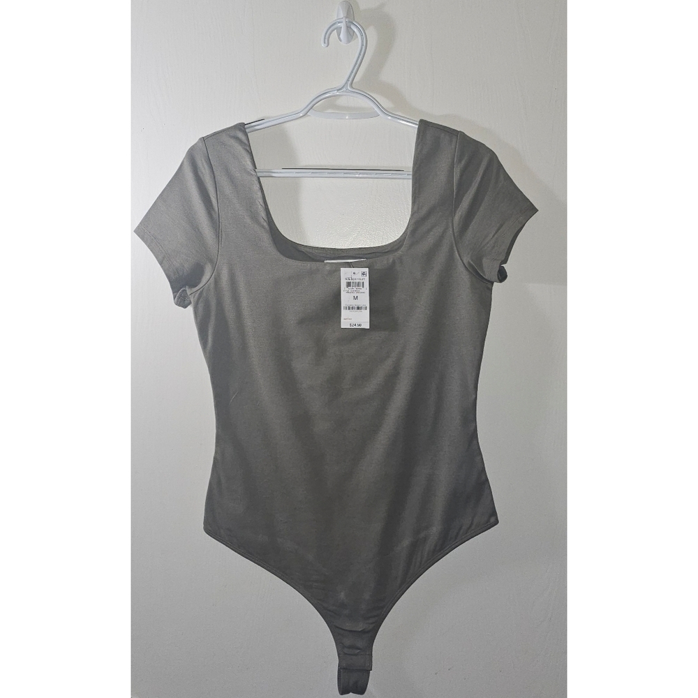And Now This, Square-Neck Short-Sleeve, Double-Layered Bodysuit, green size M - Picture 2 of 4